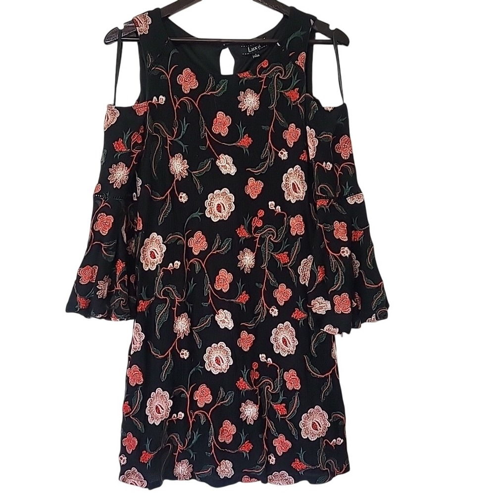 Lux II Womens Lined Bell Sleeve Cold Shoulder Floral Dress 8 Embroidered Black